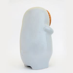 Galler es un galletero de cerámica con tapa de corcho natural