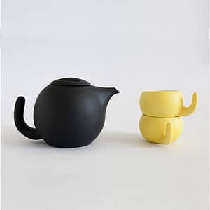 Ratona ceramic teapot with different cups matte finish